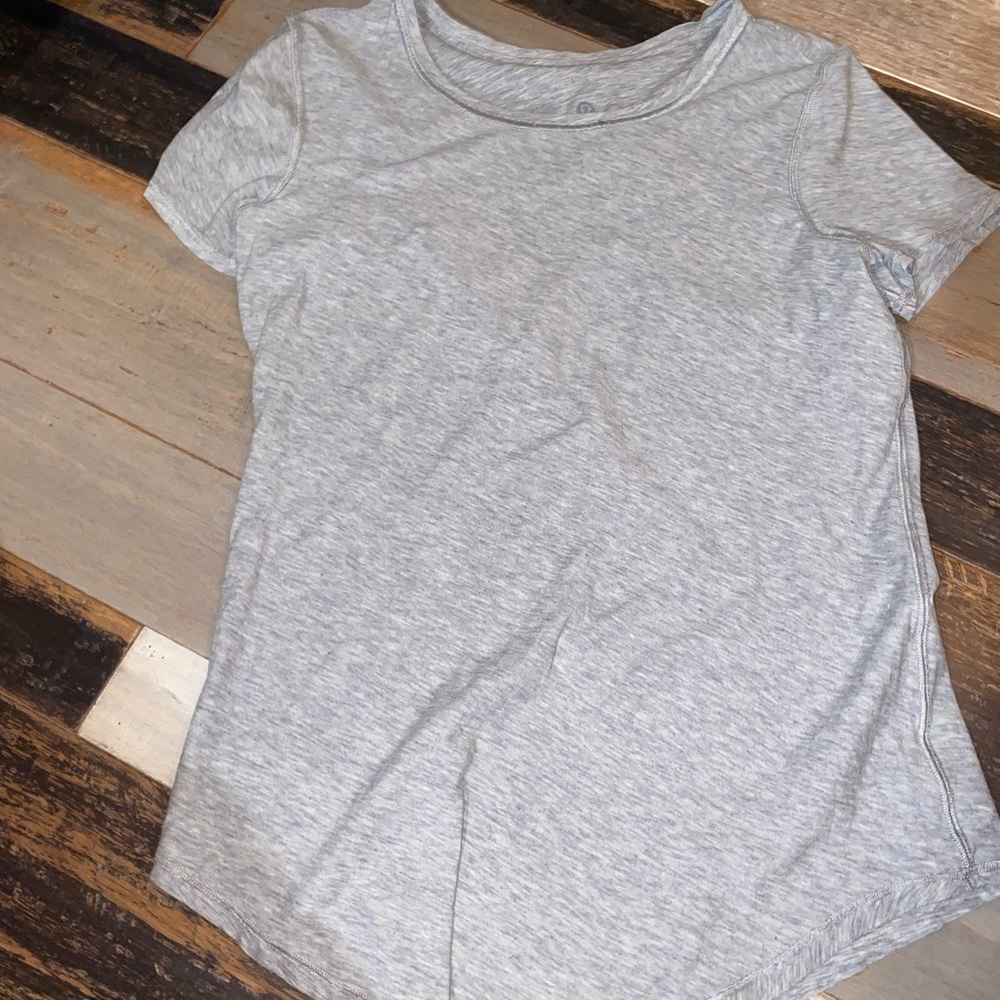Lululemon grey shirt size 4